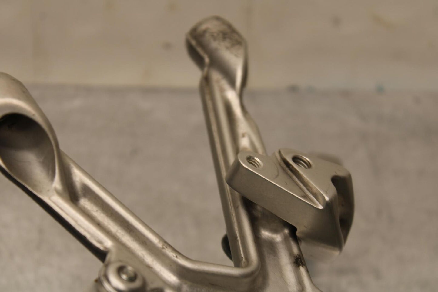 2013 Ducati 1199 Panigale LEFT REARSET REAR SET DRIVER FOOT PEG REST STOP BB581