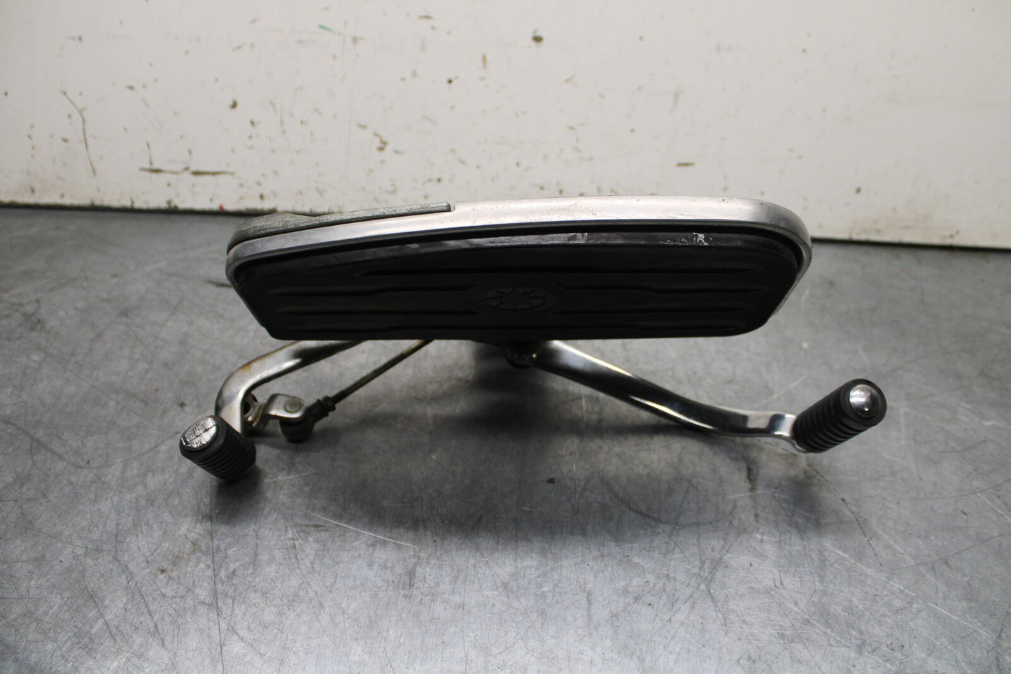 99-00 YAMAHA V STAR 1100 LEFT FRONT FOOT REST PEG STEP BB711