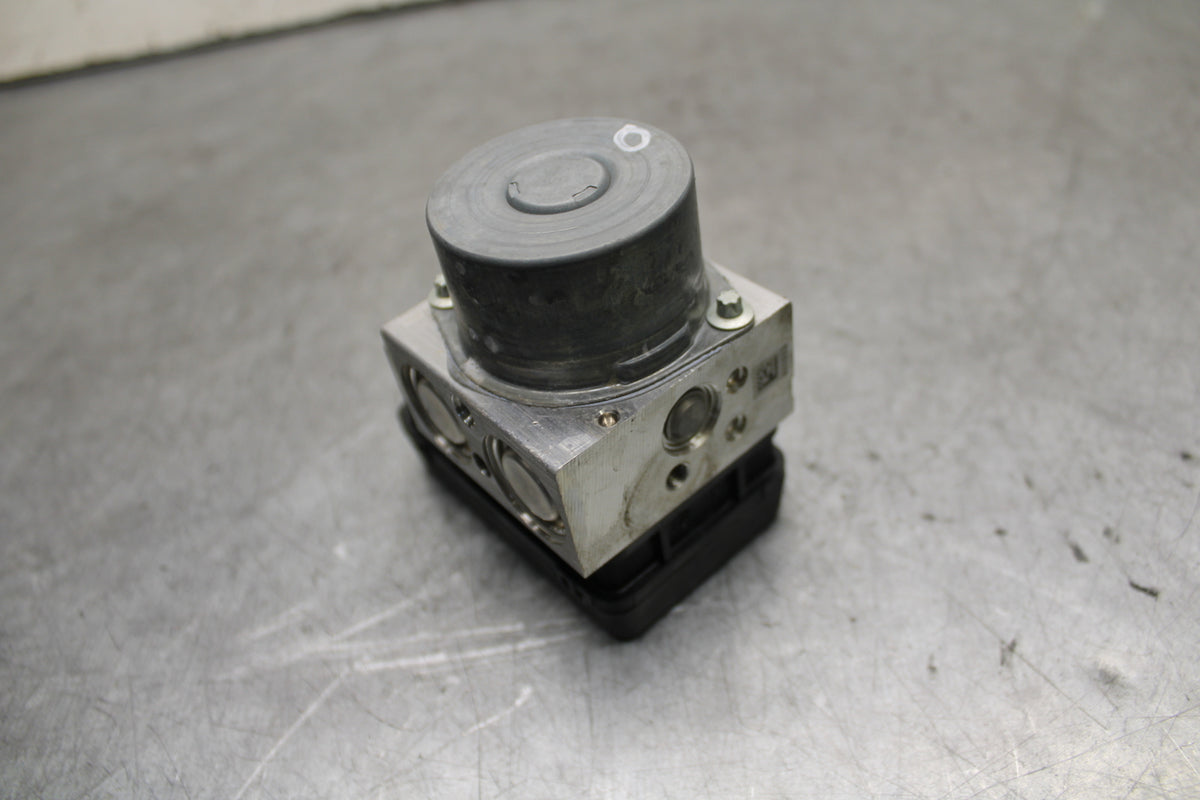 13-18 KAWASAKI NINJA ZX6R ABS PUMP UNIT MODULE BB666