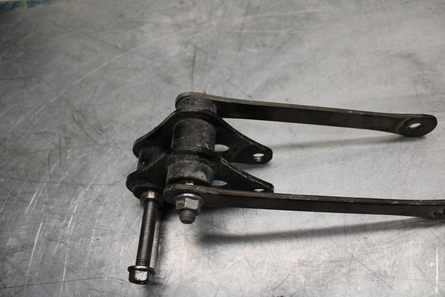 17-21 TRIUMPH STREET TRIPPLE R ABS REAR DOGBONE SHOCK LINKAGE LINK bb452
