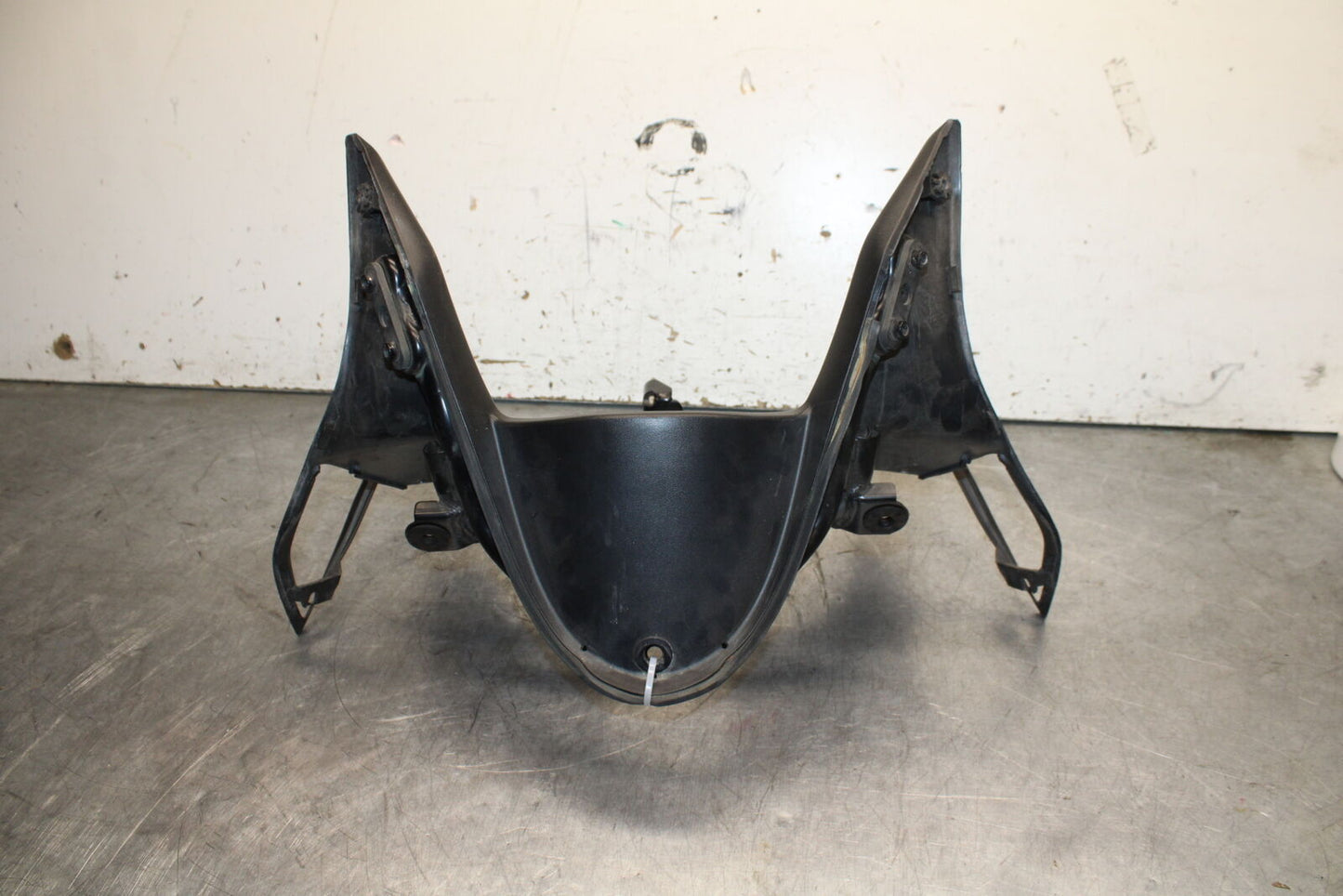 03-06 SUZUKI SV650 UPPER FAIRING MIRROR GAUGES STAY BRACKET BB392