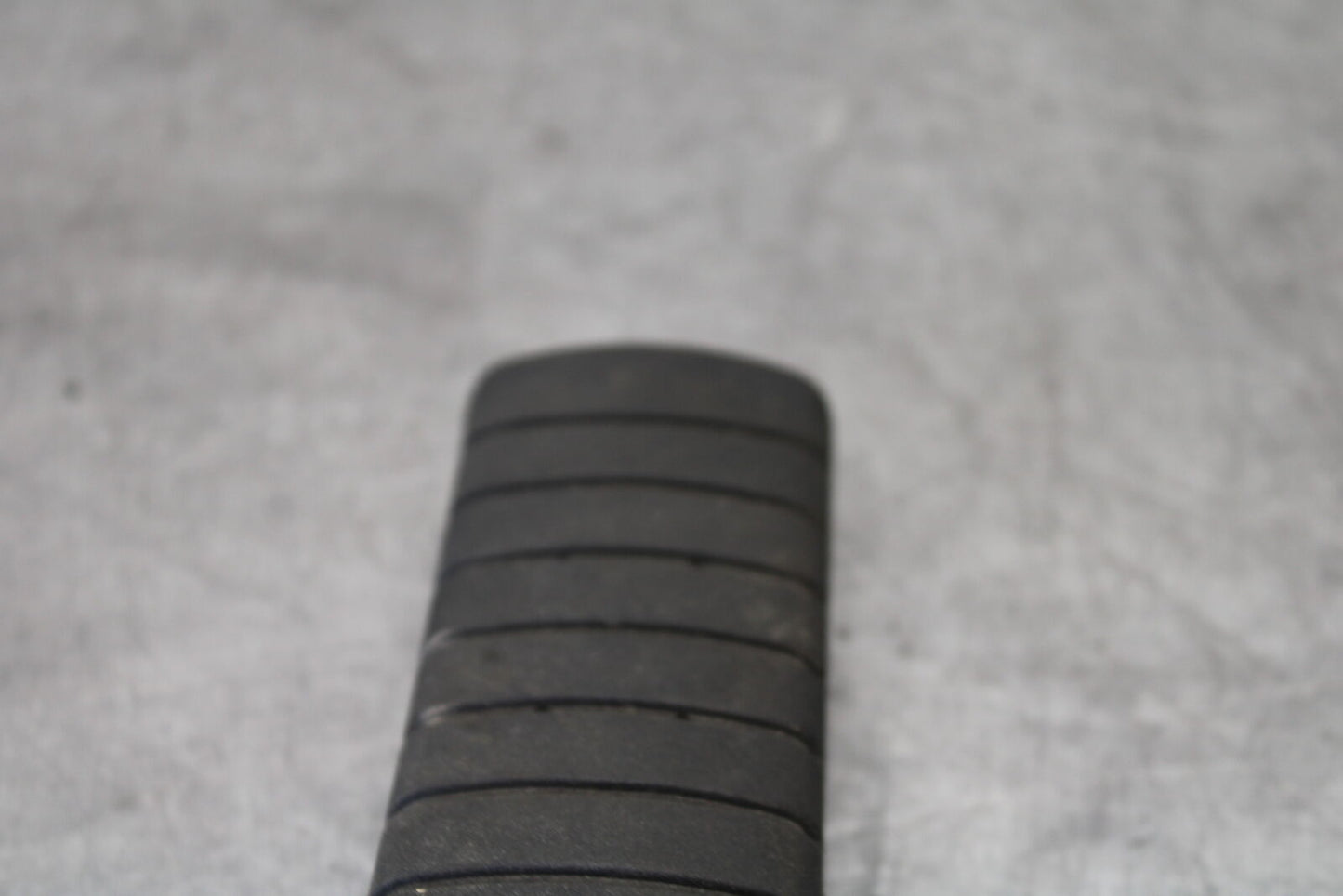 01-06 TRIUMPH TIGER 955I RIGHT REAR BACK PASSENGER PEG BB693