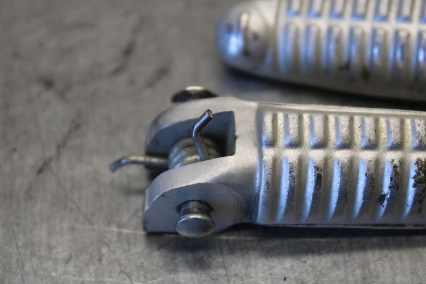 12-15 DUCATI 1199 PANIGALE FRONT FOOT RESTS PEGS STEPS SET PAIR BB699