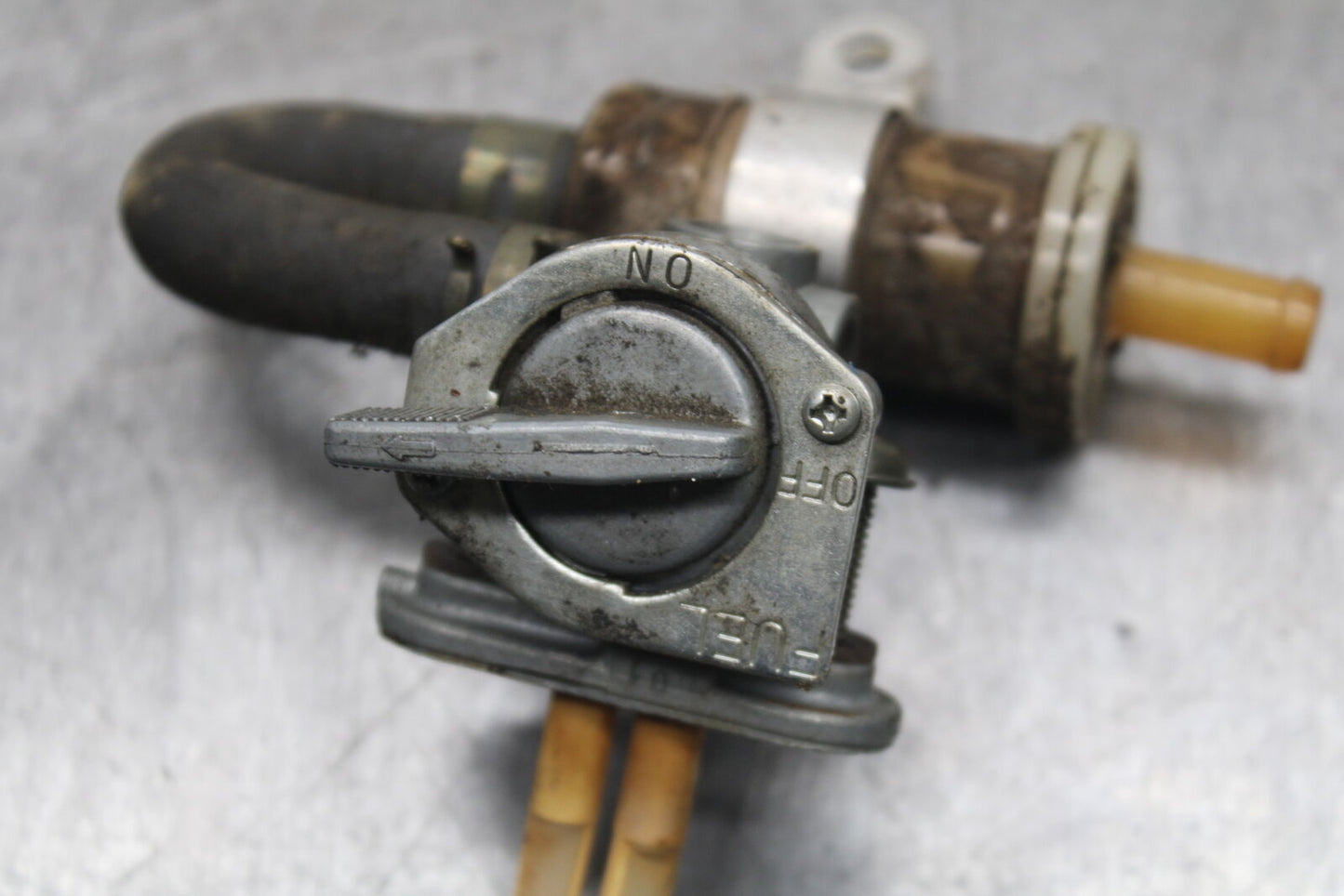 96-07 YAMAHA YZF600R FUEL GAS TANK PETCOCK SHUT ON OFF VALVE BB746