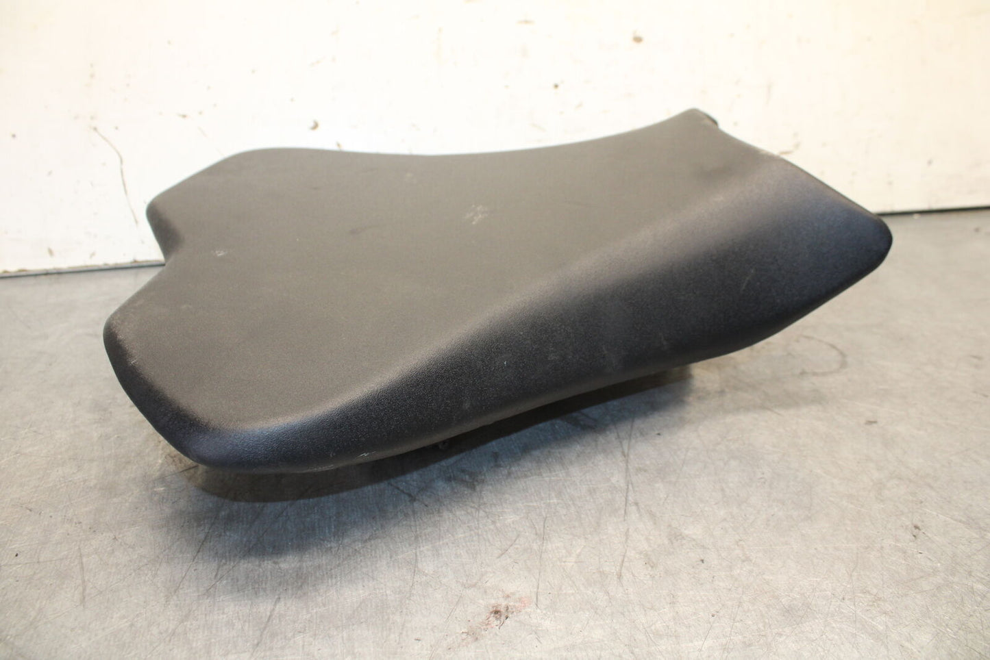 13-18 KAWASAKI NINJA ZX6R FRONT DRIVERS SEAT PAD SADDLE BB682