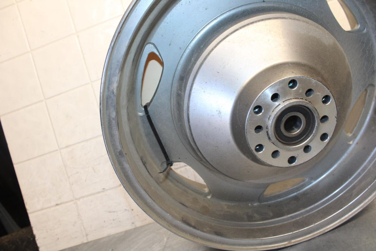 2004 Suzuki Intruder 1500 VL1500 REAR WHEEL RIM BB509