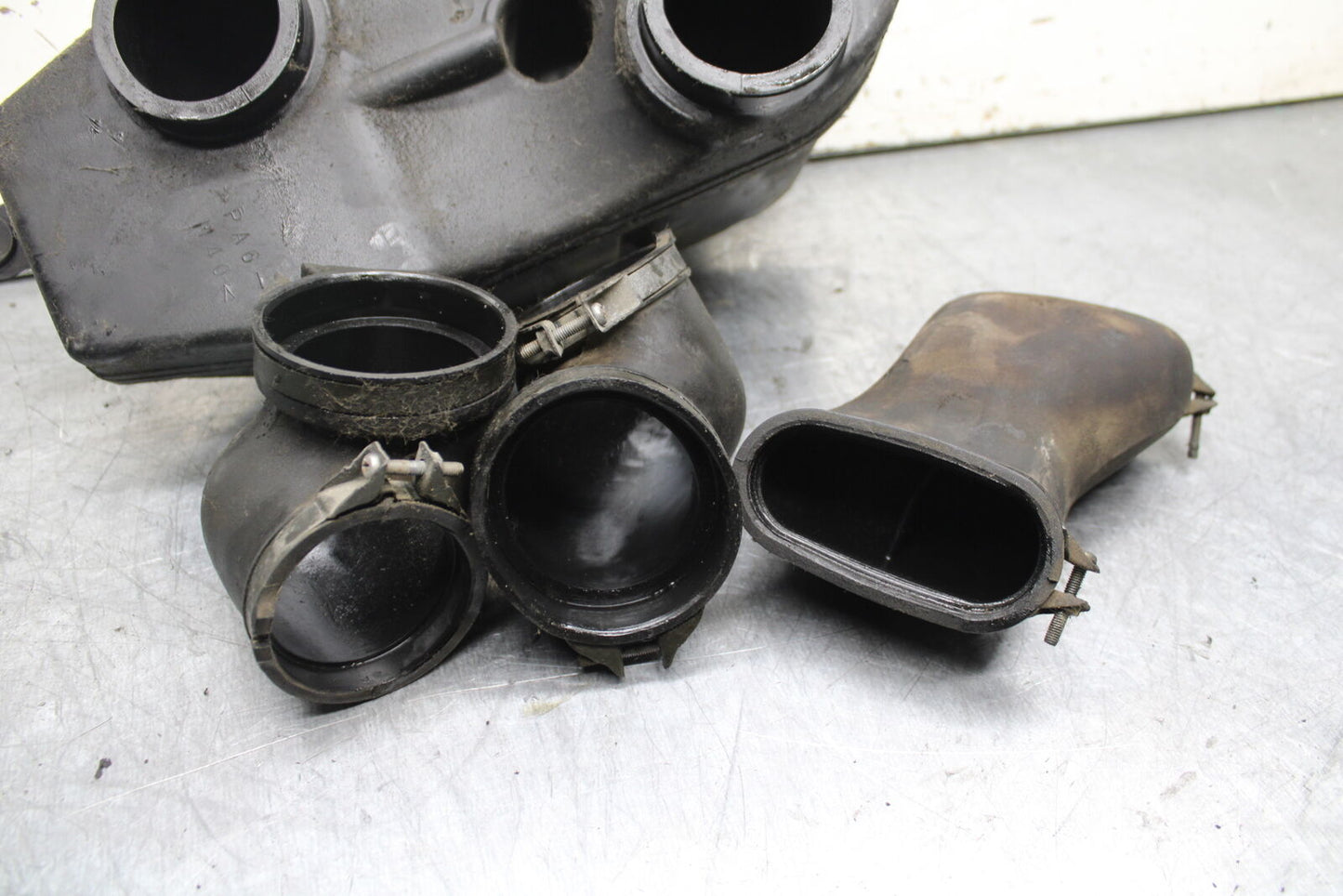99-00 YAMAHA V STAR 1100 AIRBOX AIR INTAKE FILTER BOX BB711