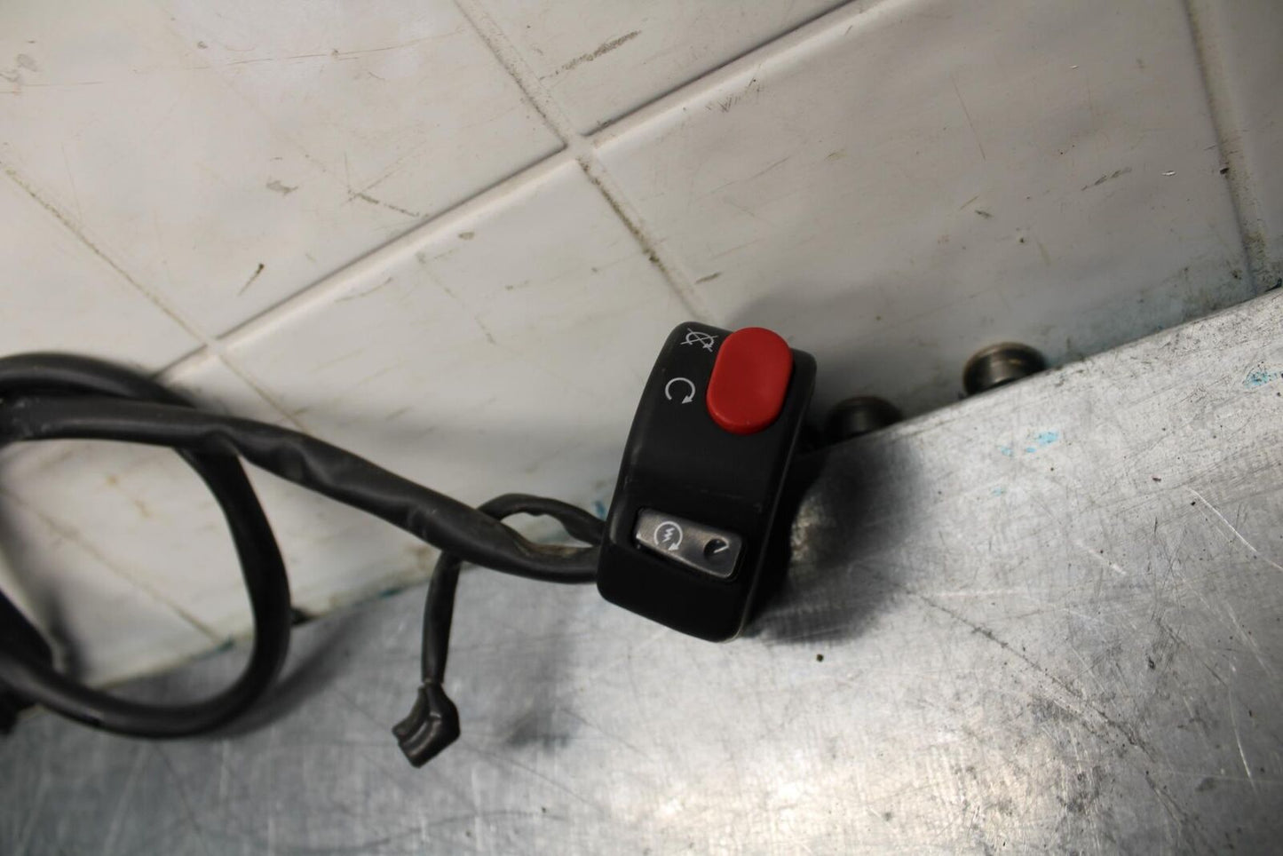 14-15 TRIUMPH STREET TRIPLE R RIGHT CLIP ON HANDLE KILL OFF START SWITCH BB441