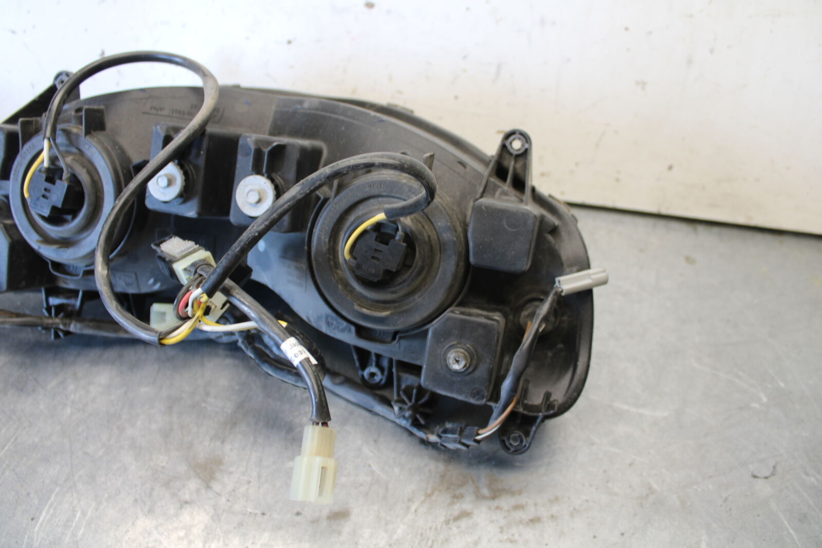 03-07 SUZUKI SV1000S FRONT HEADLIGHT HEAD LIGHT LAMP BB657