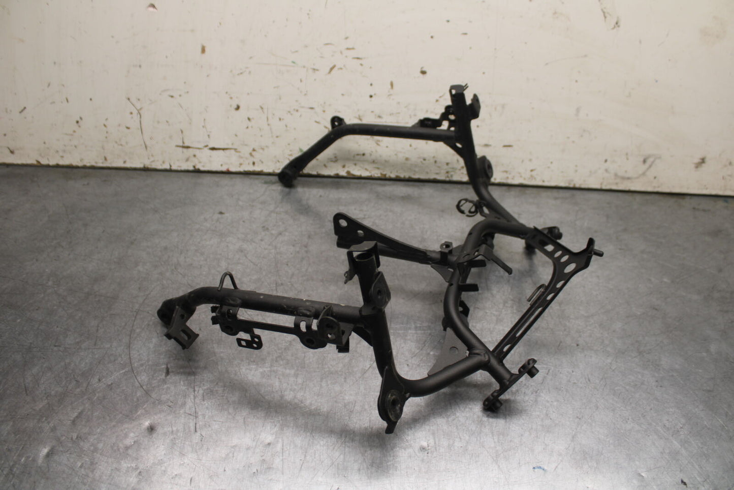 18-23 KAWASAKI NINJA 400 EX400 UPPER FAIRING MIRROR GAUGES STAY BRACKET BB747