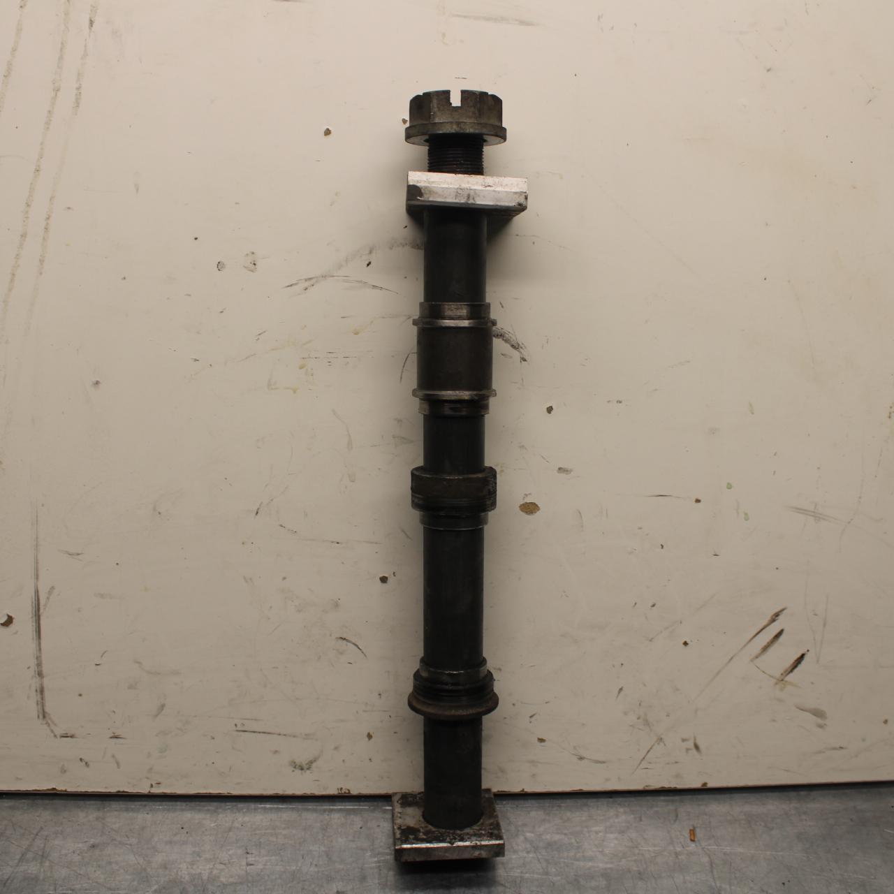 1999 Suzuki GSXR600 REAR AXLE BACK WHEEL RIM PIVOT BOLT AXEL 64711-33E30 BB608