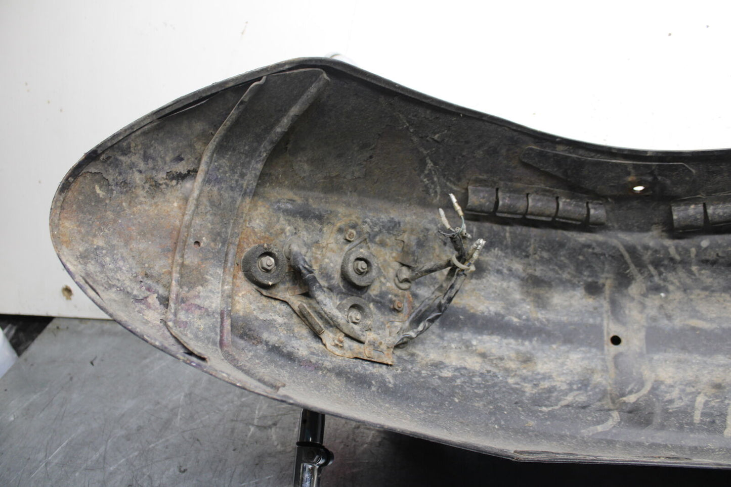 99-00 YAMAHA V STAR 1100 REAR BACK WHEEL FENDER MUD GUARD BB711