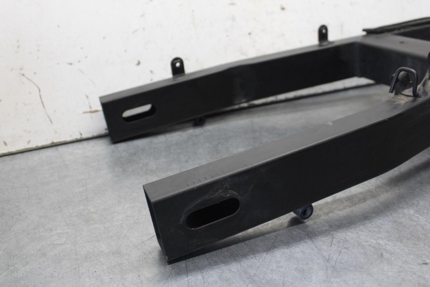 18-23 KAWASAKI NINJA 400 REAR SWINGARM BACK SUSPENSION SWING ARM BB679