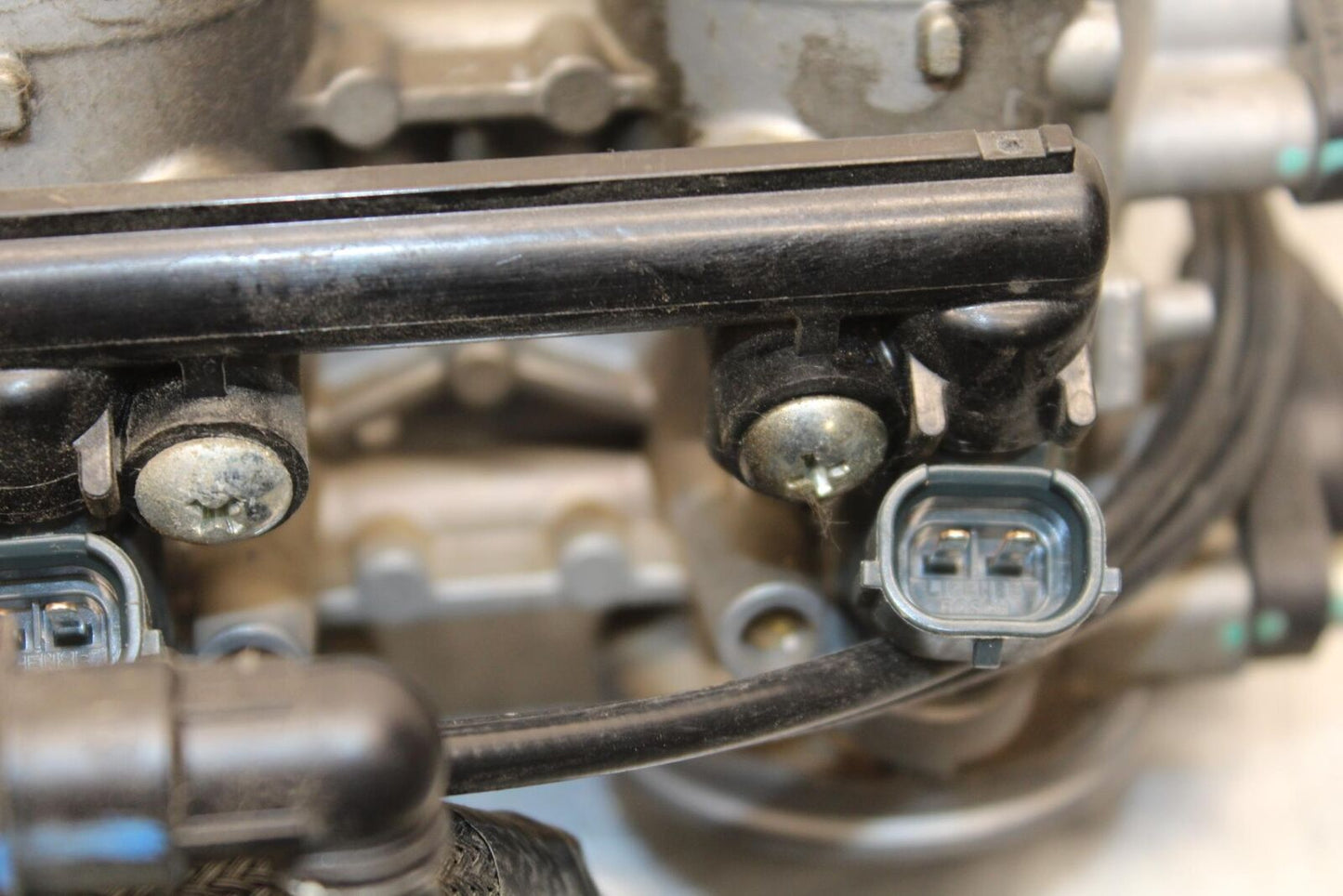 2011 Kawasaki Ninja ZX6R ZX600R MAIN FUEL INJECTORS / THROTTLE BODIES BB587