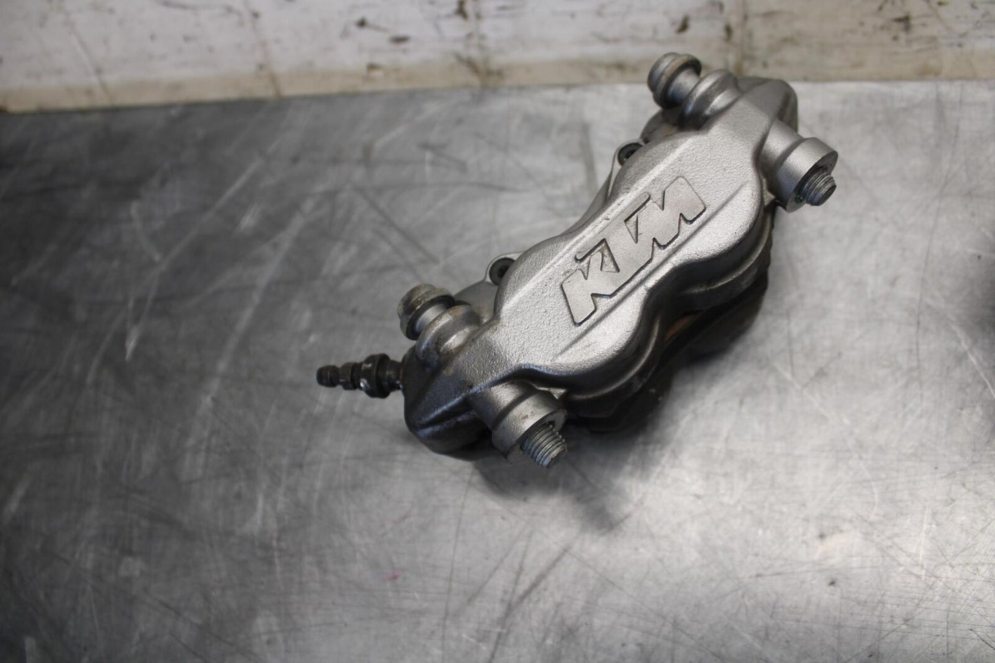 22 KTM 890 ADVENTURE RIGHT LEFT FRONT BRAKE CALIPER SET PAIR CALIPERS BB514