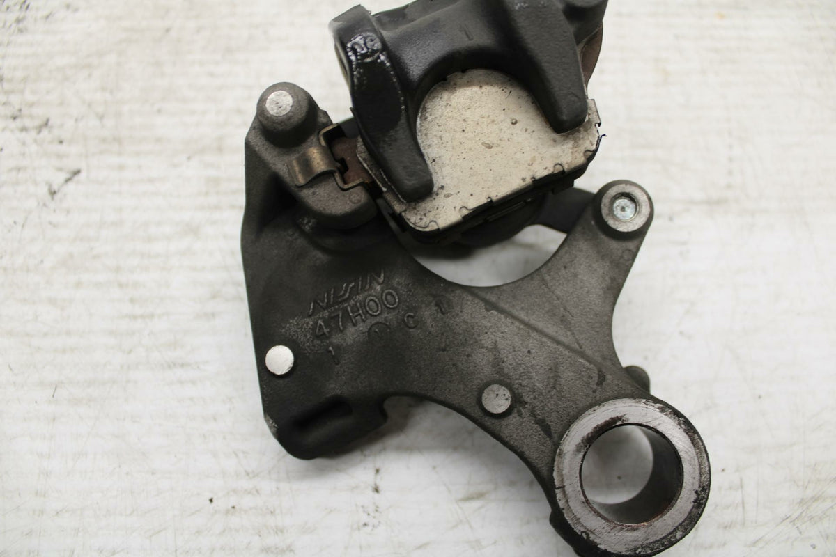 11-17 SUZUKI GSXR750 REAR BRAKE CALIPER W MOUNT BRACKET 69100-47H10-999 BB306