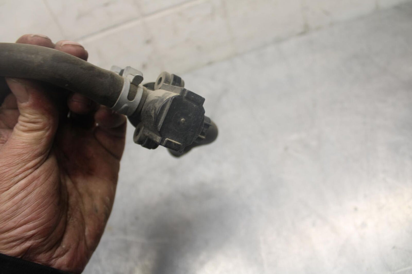 15-21 SUZUKI GSXR600 AIR VALVE SOLENOID TOP ENGINE SWITCH SENSOR BB460