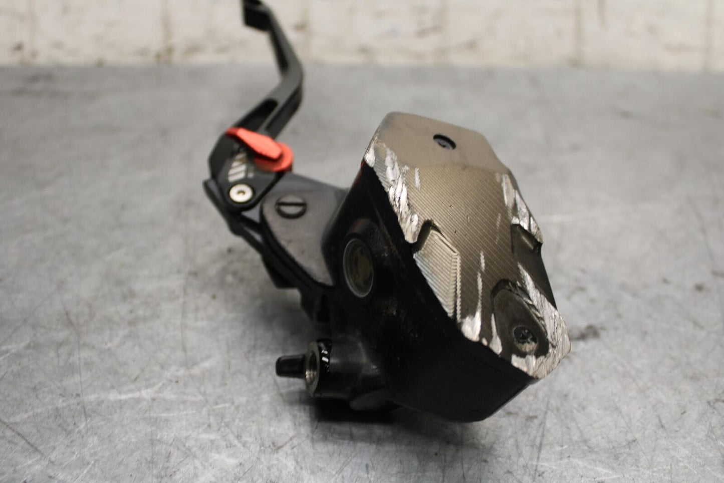 17 KAWASAKI Z900 ZR900 FRONT BRAKE MASTER CYLINDER w/ LEVER 43015-0703 BB549