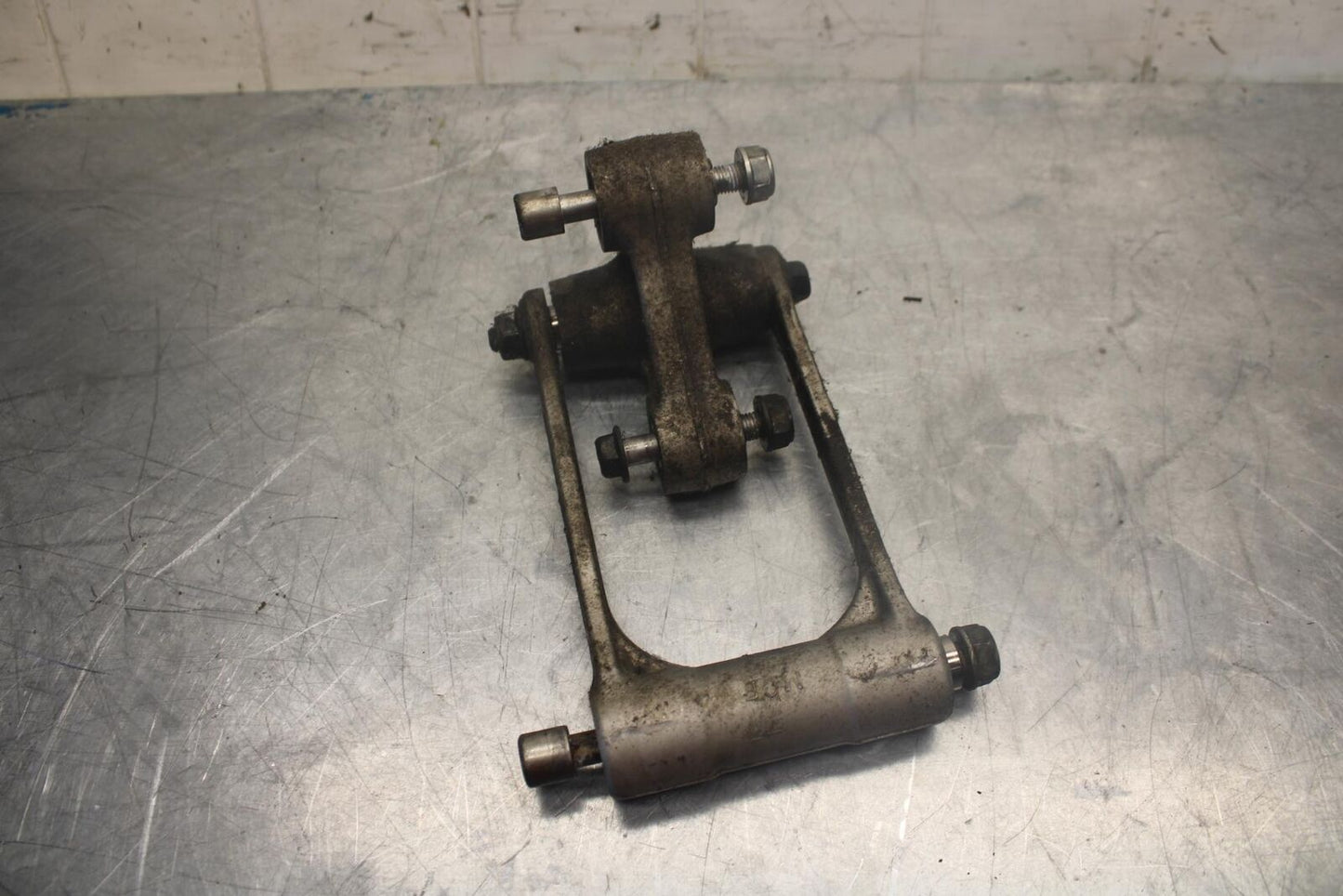 00-01 HONDA RVT1000R SP1 RC51 REAR DOGBONE SHOCK LINKAGE LINK BB461