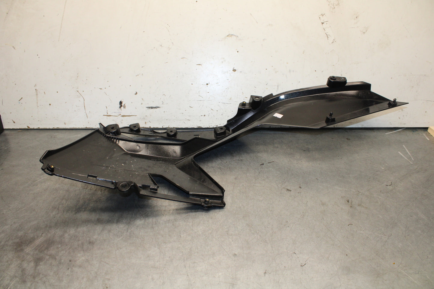 18-23 KAWASAKI NINJA 400 RIGHT MID UPPER SIDE FAIRING COWL PLASTIC BB660