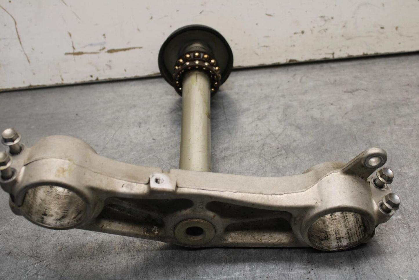 01-03 SUZUKI GSXR600 FRONT FORKS CLAMP LOWER TRIPLE TREE STEM 51410-39F00 BB633