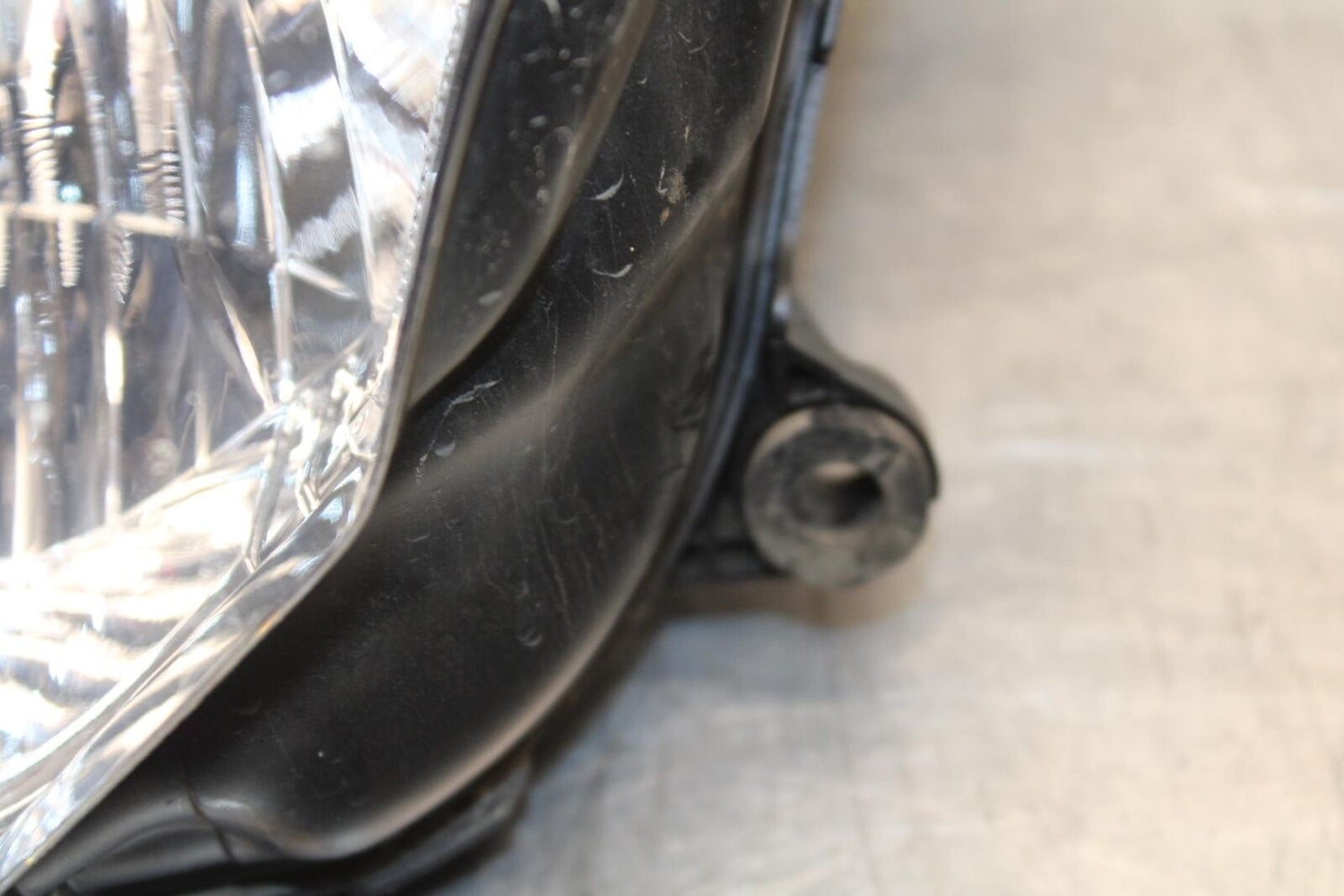 2015 Suzuki GSXR750 FRONT HEADLIGHT HEAD LIGHT LAMP BB595