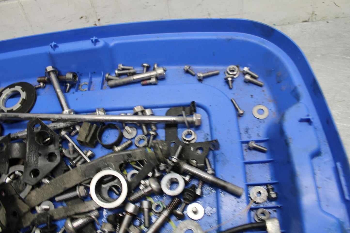 17-21 TRIUMPH STREET TRIPPLE R ABS ENGINE LEFTOVER BOLTS HARDWARE MOTOR bb452