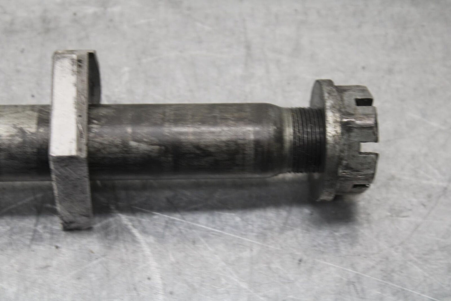 01-03 SUZUKI GSXR600 REAR AXLE BACK WHEEL RIM PIVOT BOLT AXEL 64711-33E10 BB639