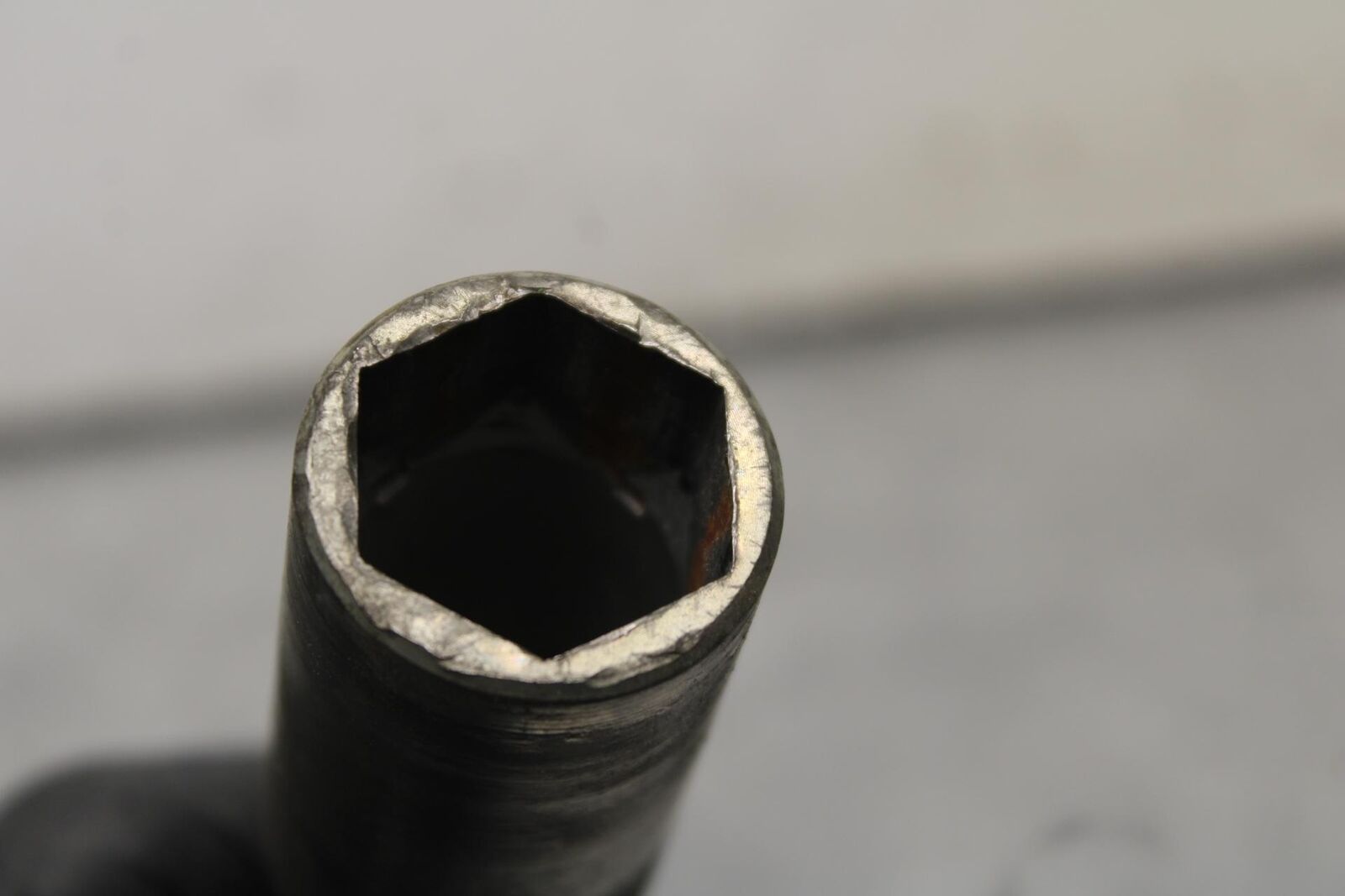 01-03 SUZUKI GSXR600 FRONT WHEEL RIM AXLE PIVOT BOLT  BB633