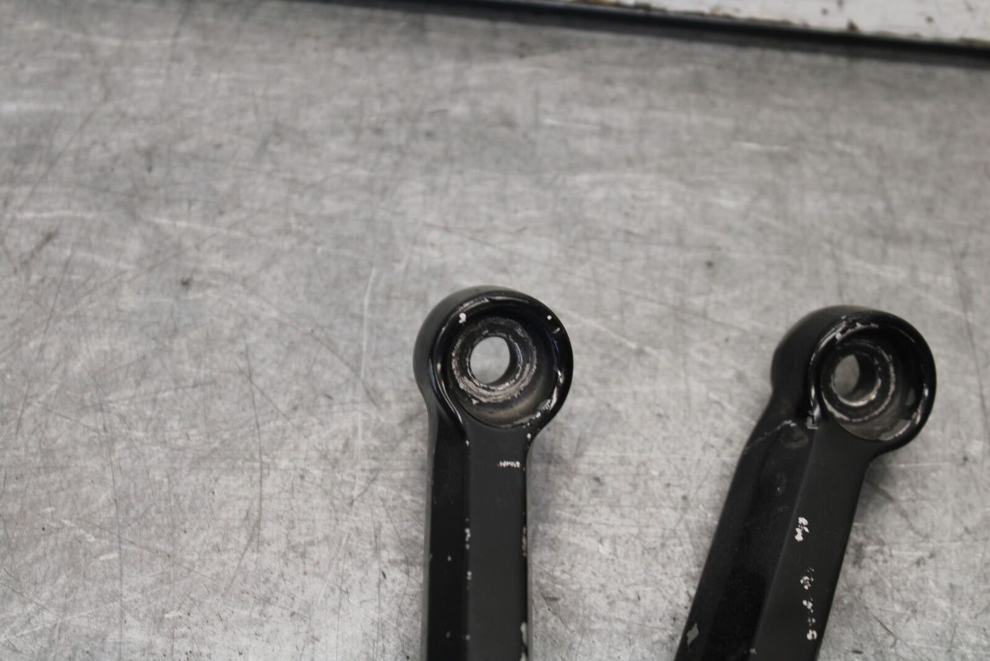 04-05 SUZUKI GSXR600 RIGHT REAR BACK PASSENGER PEG BB658