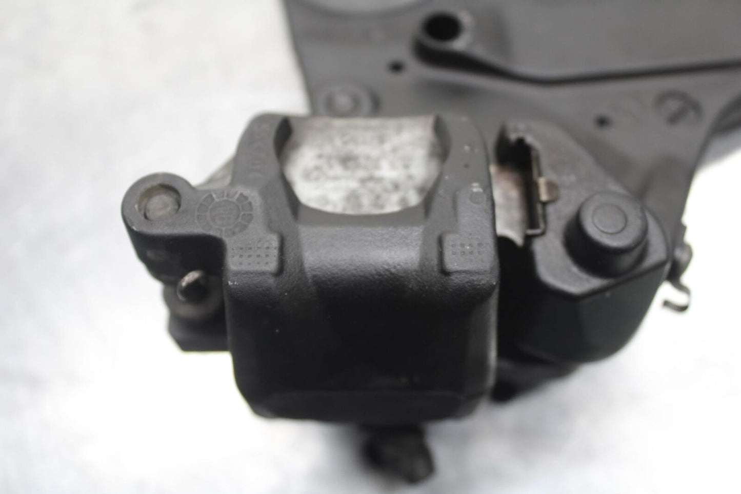 2016 BMW S1000R ABS REAR BACK BRAKE CALIPER W MOUNT BRACKET BB604