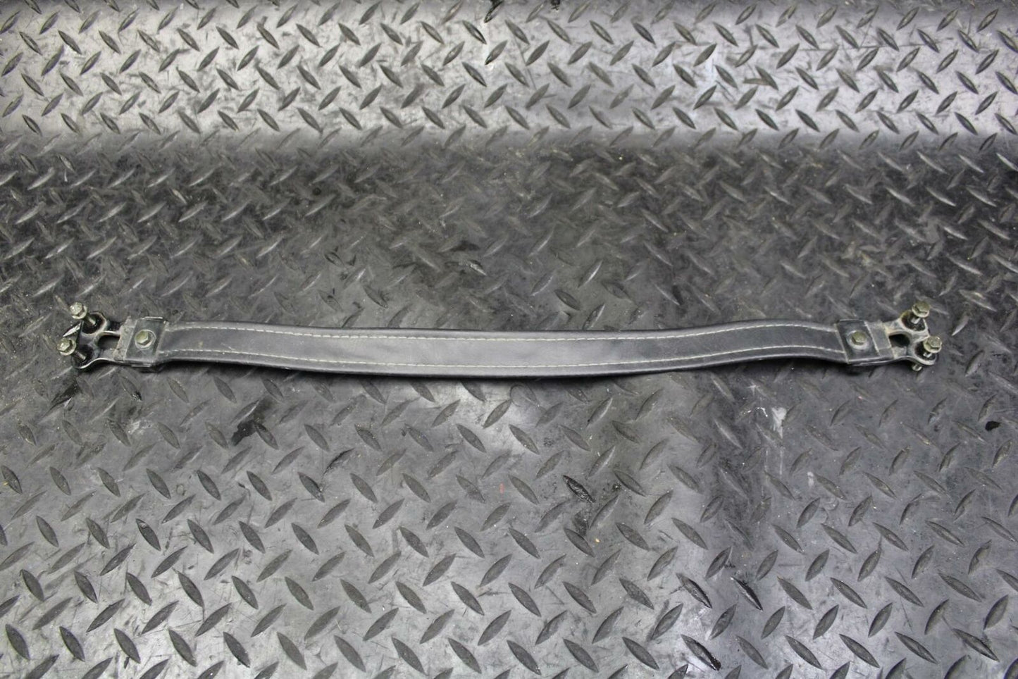 03-08 KAWASAKI VULCAN 1600 REAR BACK PASSENGER SEAT STRAP BB193