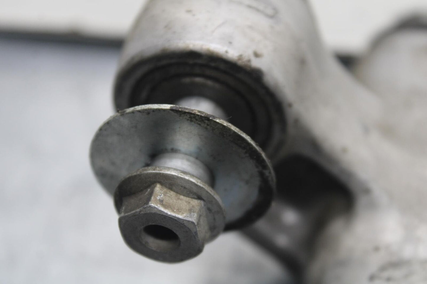 04-05 SUZUKI GSXR750 REAR DOGBONE SHOCK LINKAGE LINK 62600-35880 BB81