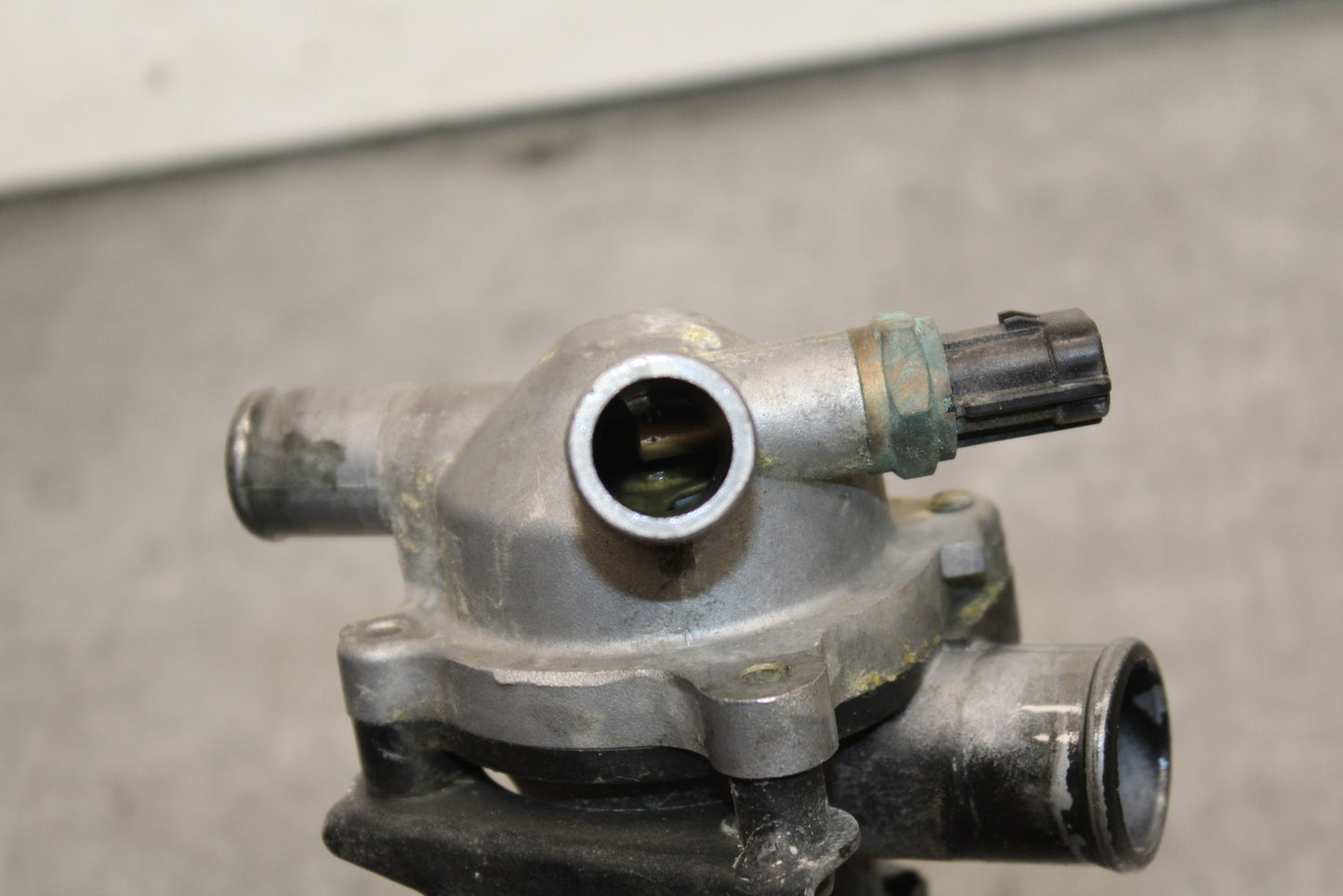 03-08 KAWASAKI VULCAN 1600 THERMOSTAT W HOUSING ASSEMBLY BB754