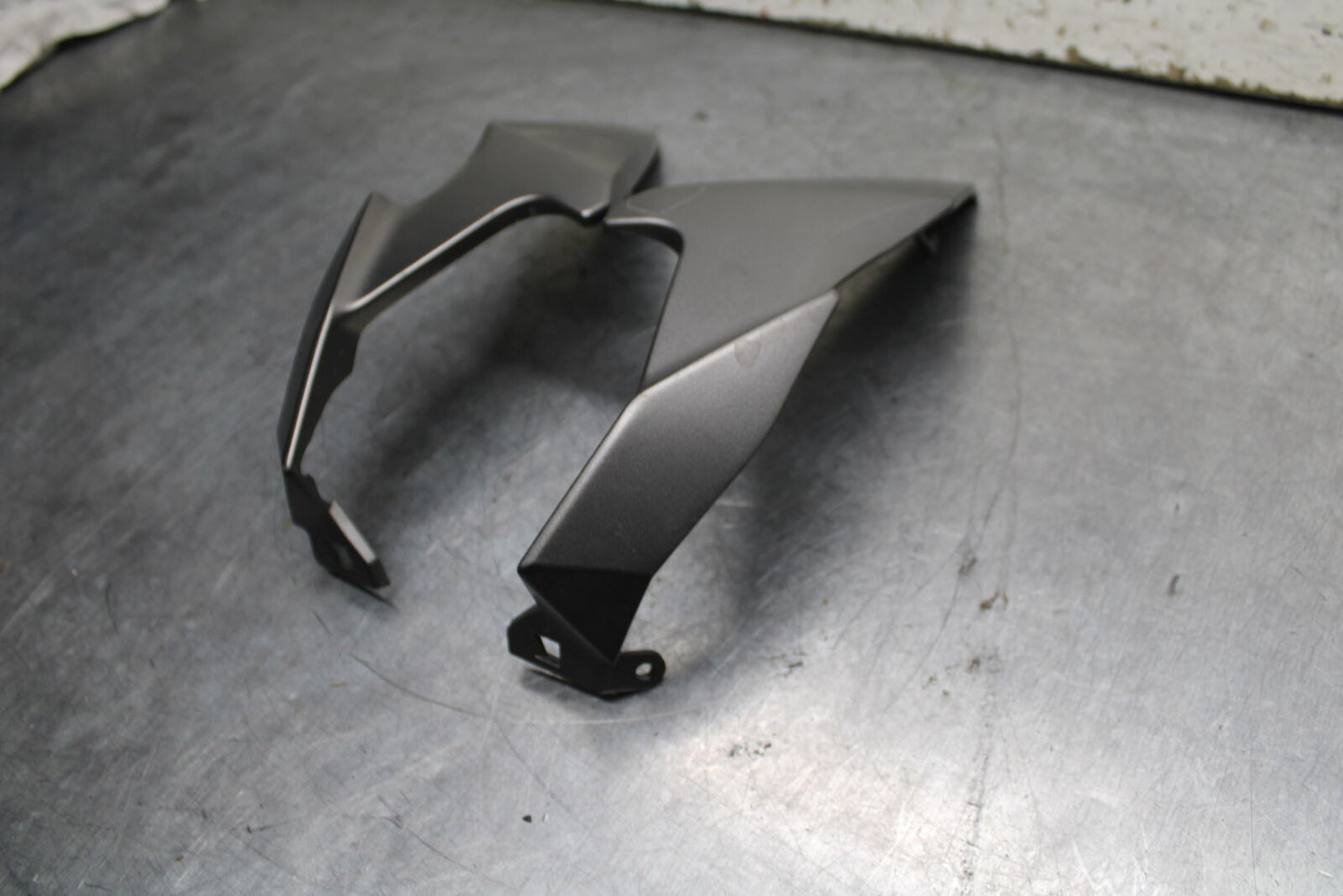 19-22 KAWASAKI Z400 FRONT HEADLIGHT HEAD LIGHT LAMP COVER TRIM SET BB738
