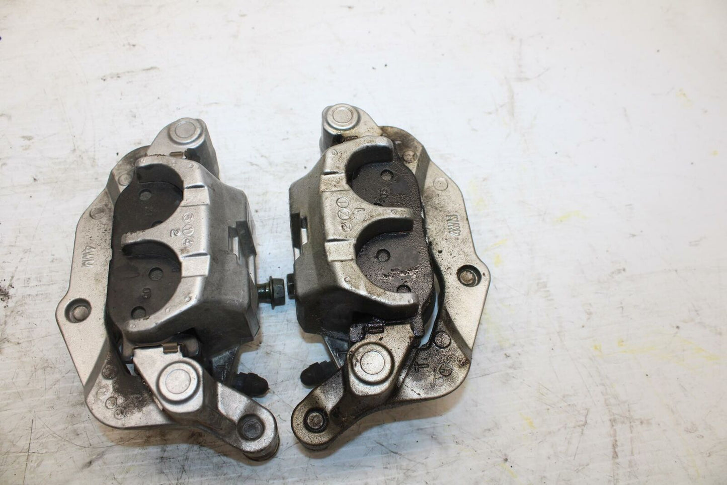 03-04 YAMAHA ROAD STAR 1600 RIGHT LEFT FRONT BRAKE CALIPER SET CALIPERS BB279