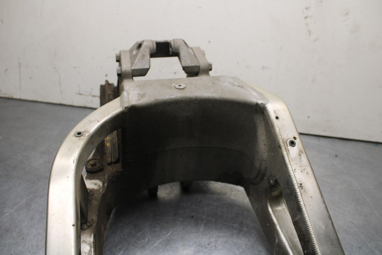 03-04 HONDA CBR600RR REAR SWINGARM BACK SUSPENSION SWING ARM BB637