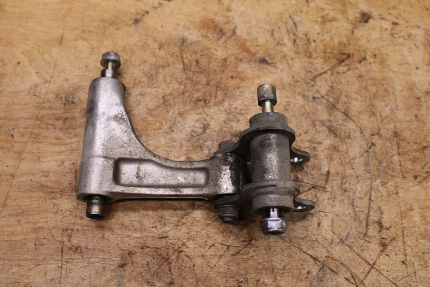 98-05 HONDA SUPER HAWK 1000 VTR1000F REAR DOGBONE SHOCK LINKAGE BB341