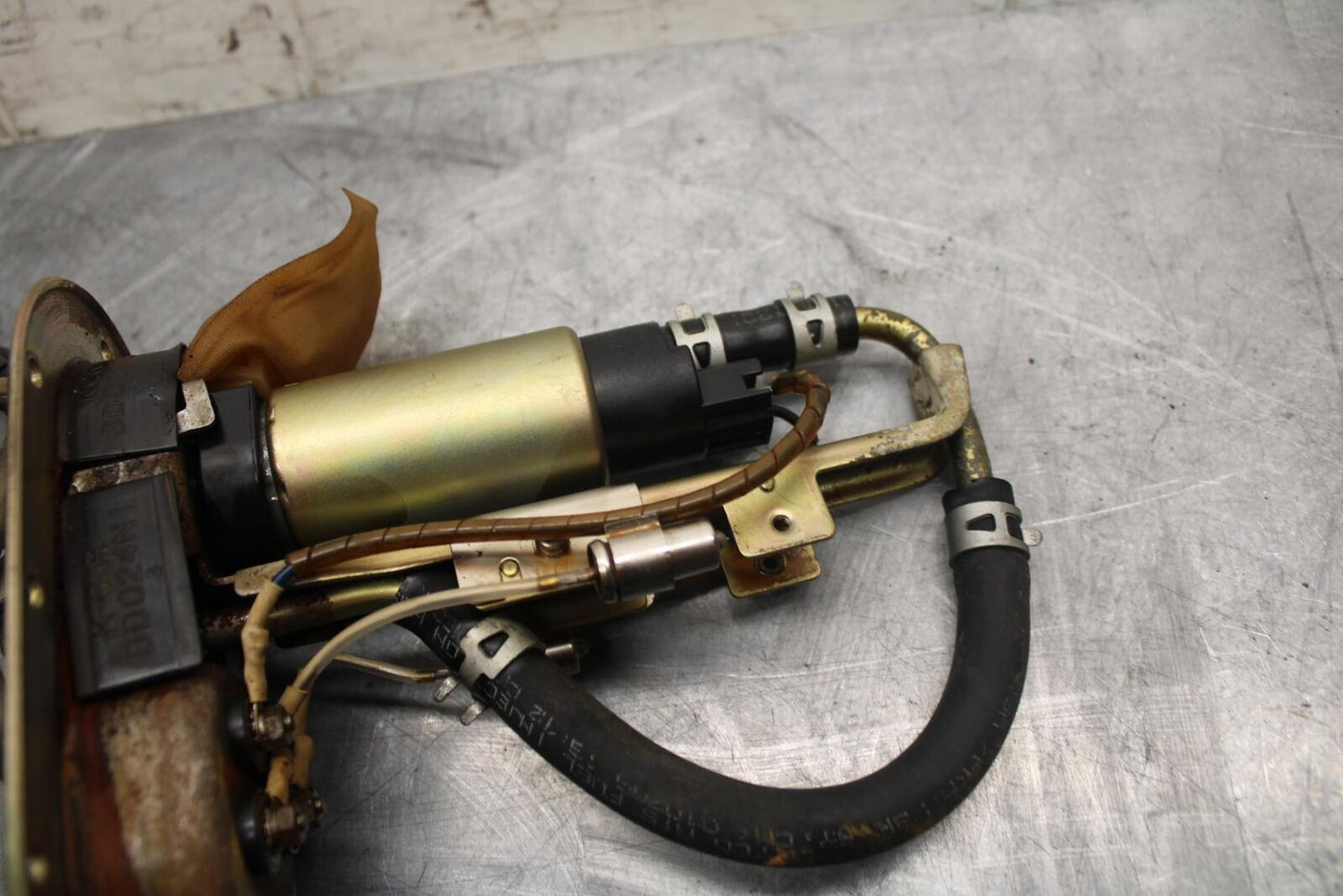 1998 Suzuki TL1000S FUEL PUMP GAS PETROL SENDER UNIT BB508