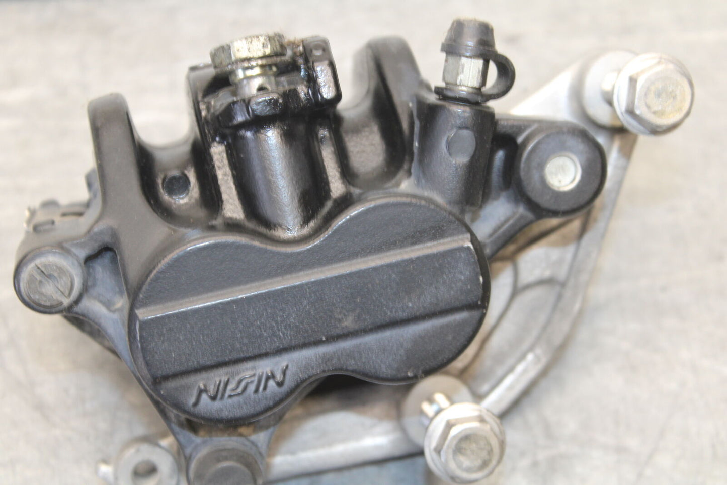 01-06 TRIUMPH TIGER 955I RIGHT LEFT FRONT BRAKE CALIPER SET PAIR CALIPERS BB693