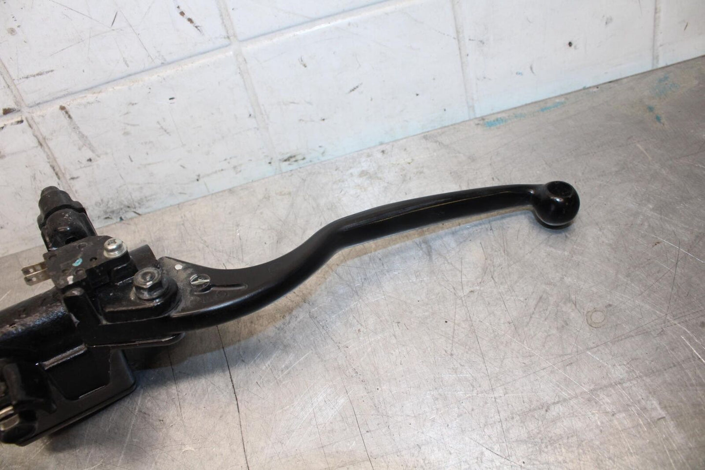 2015 Kawasaki Ninja 300 EX300B ABS FRONT BRAKE MASTER CYLINDER w/ LEVER BB518