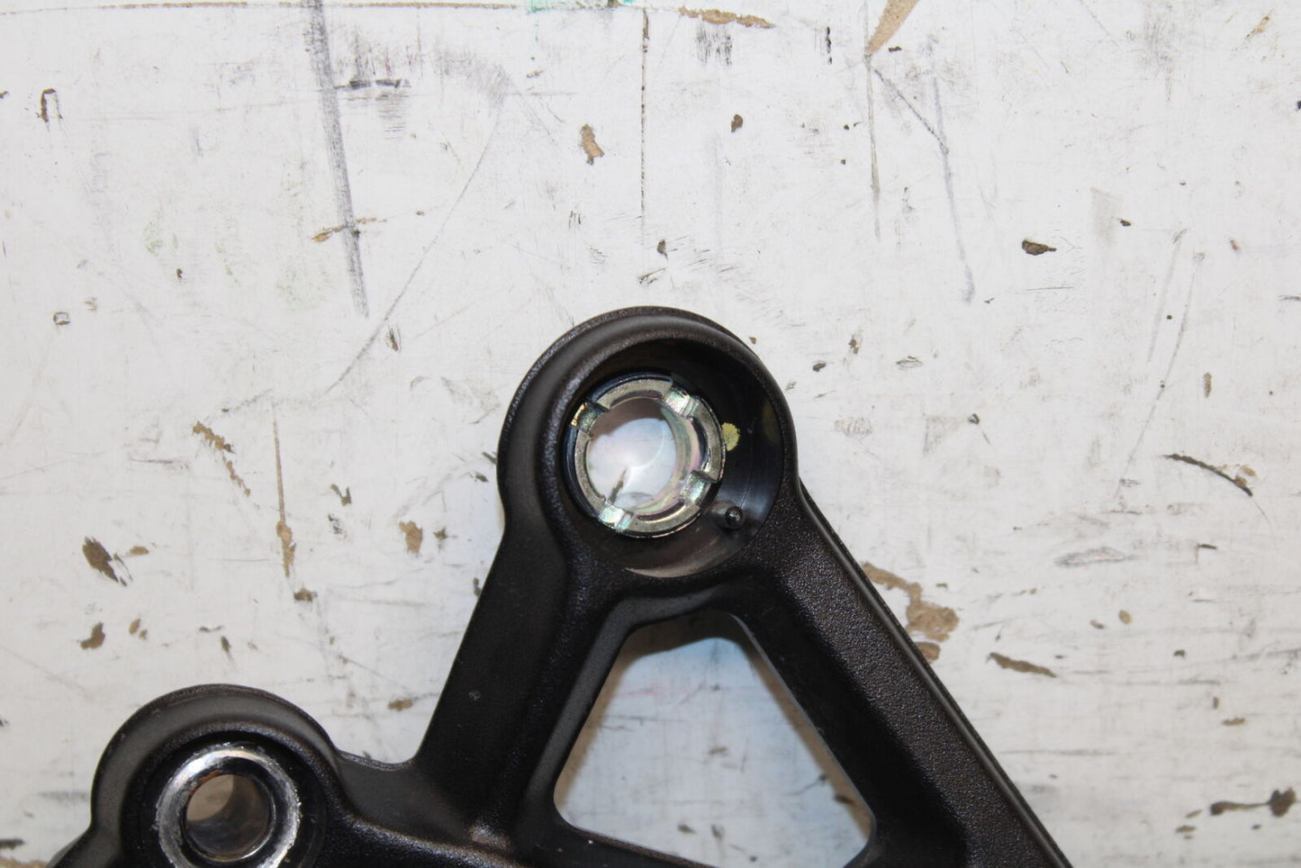 17-24 KTM 390 DUKE LEFT REARSET REAR SET DRIVER FOOT PEG REST STOP BB734