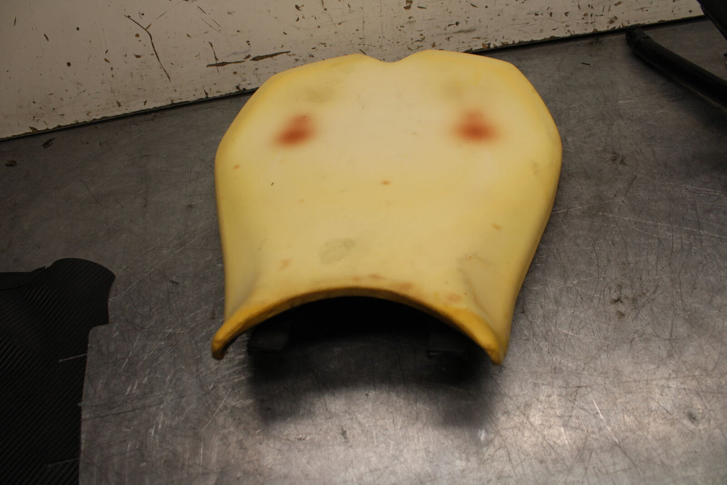 08-10 DUCATI 848 FRONT DRIVERS SEAT PAD SADDLE PILLION BB705