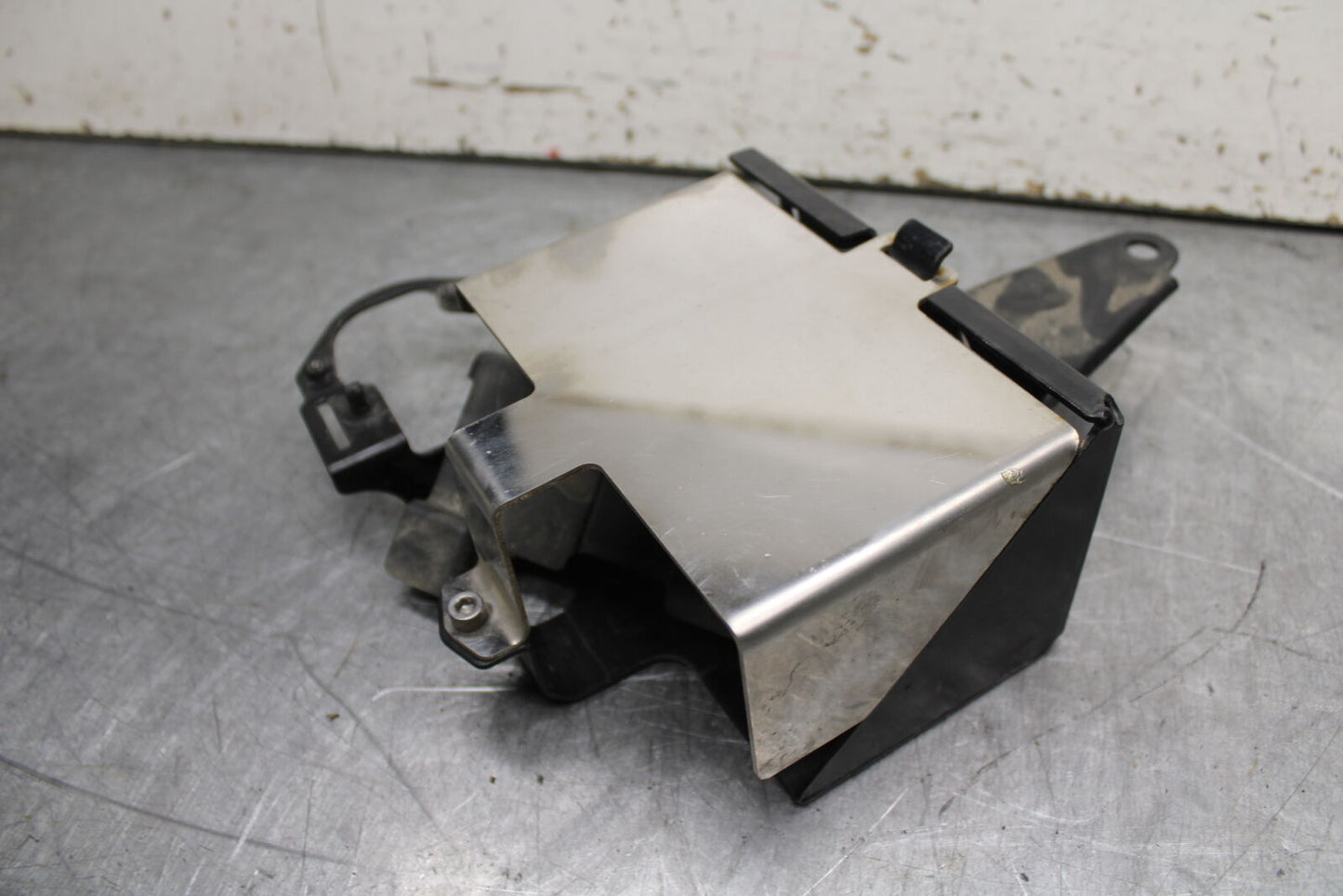 14-16 TRIUMPH AMERICA LT BATTERY TRAY BOX HOLDER BB720