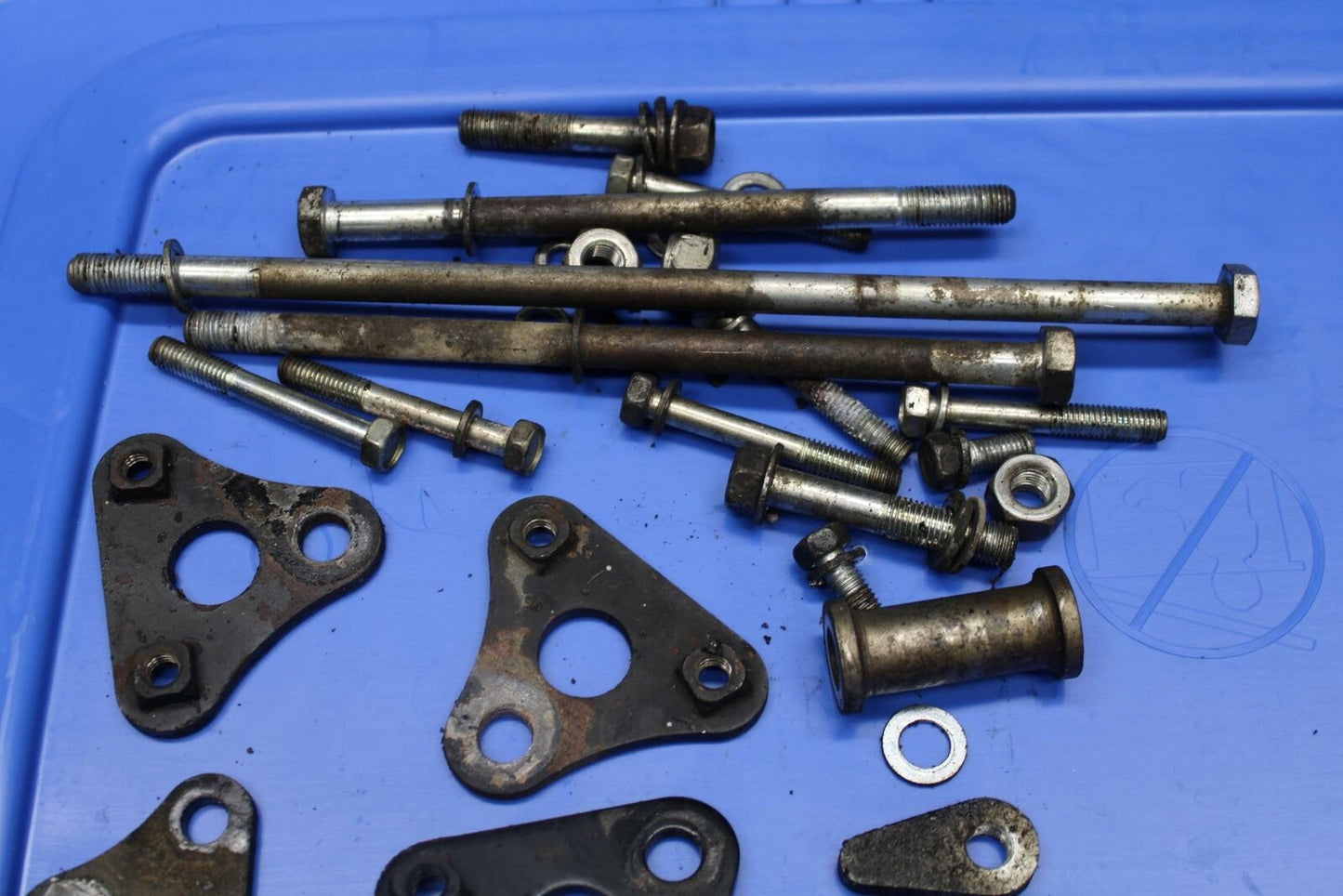 78 SUZUKI GS550E ENGINE MOUNTING BOLTS HARDWARE MOTOR SCREWS BB212