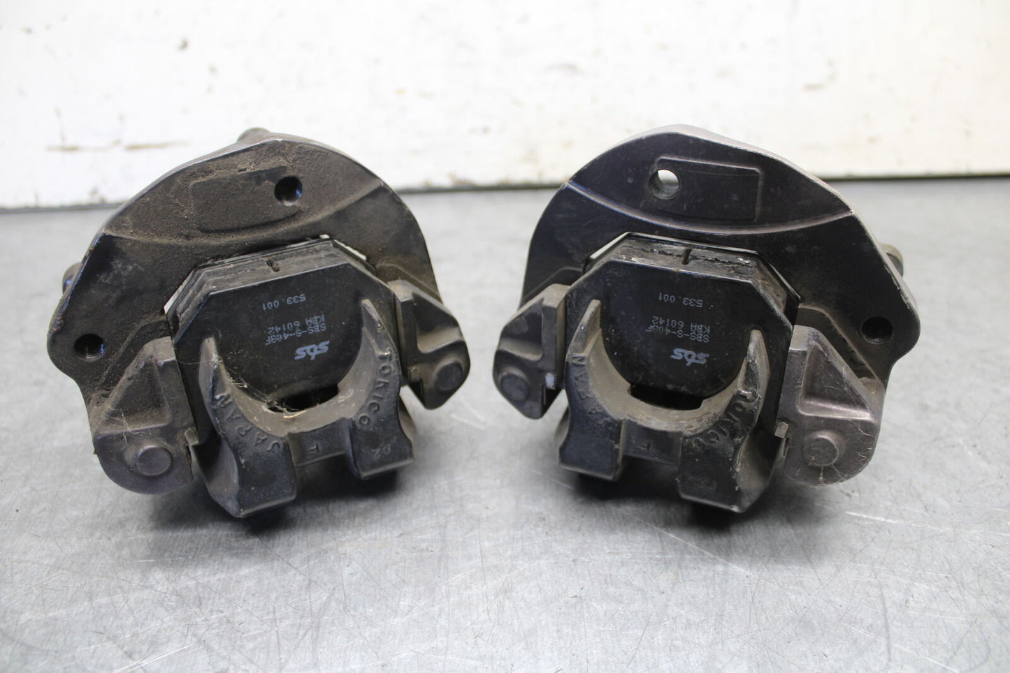 85-86 SUZUKI MADURA 1200 RIGHT LEFT FRONT BRAKE CALIPER SET PAIR CALIPERS BB691