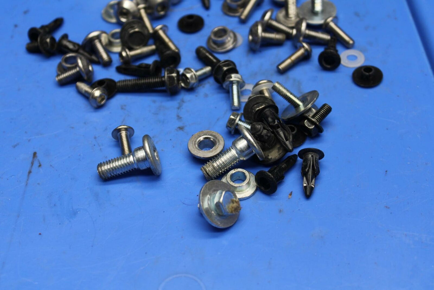 17 KAWASAKI NINJA 300 FAIRING COWL BOLTS SCREWS ASSORTMENT BB215