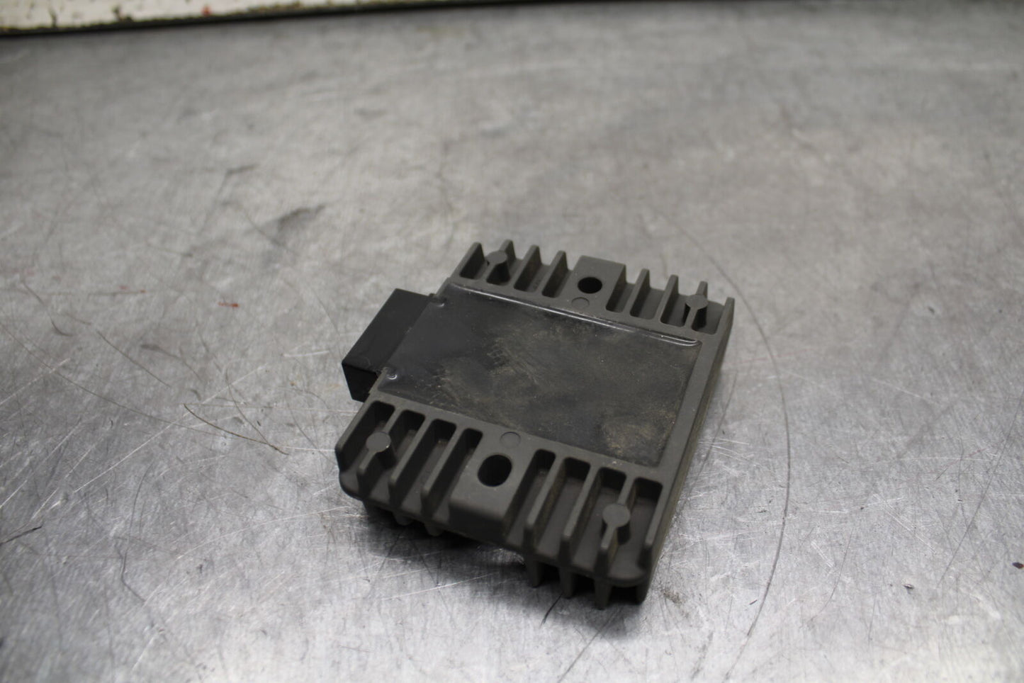 19-24 YAMAHA R3 RECTIFIER VOLTAGE REGULATOR BB736