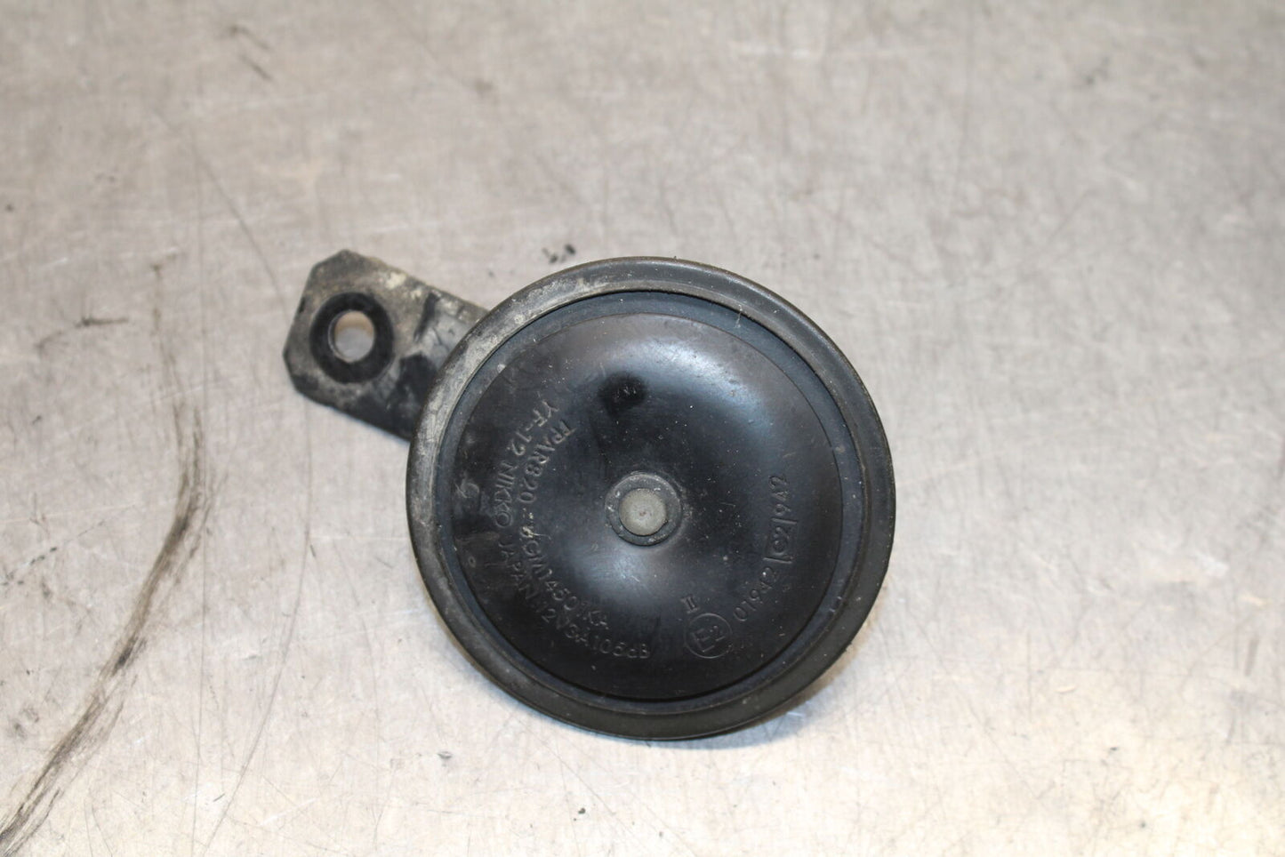03-04 TRIUMPH DAYTONA 600 HORN SIGNAL BB745
