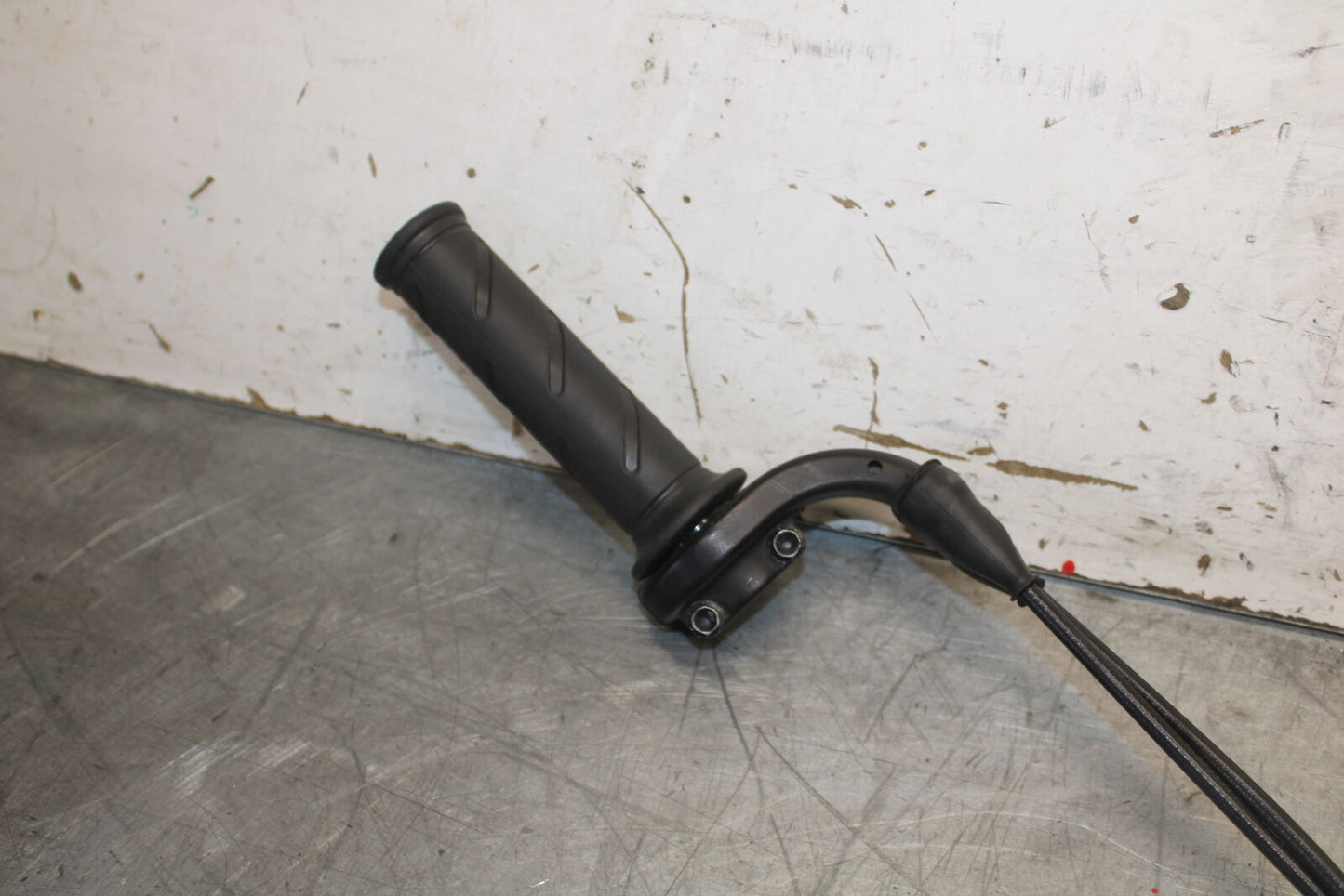 12-13 DUCATI STREETFIGHTER 848 THROTTLE CABLE LINE HOUSING GUIDE BB705